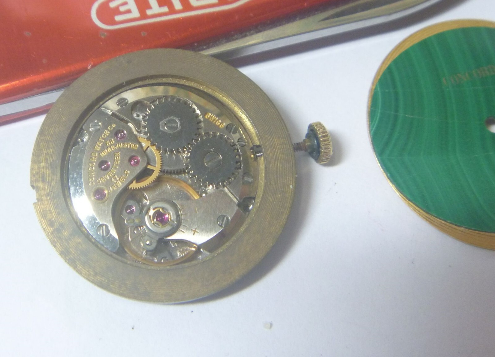 1970s Concord 17 Jewels Swiss Cal 33 7 ¾ Lignes Movement, Dmgd Green Dial- RUNS!