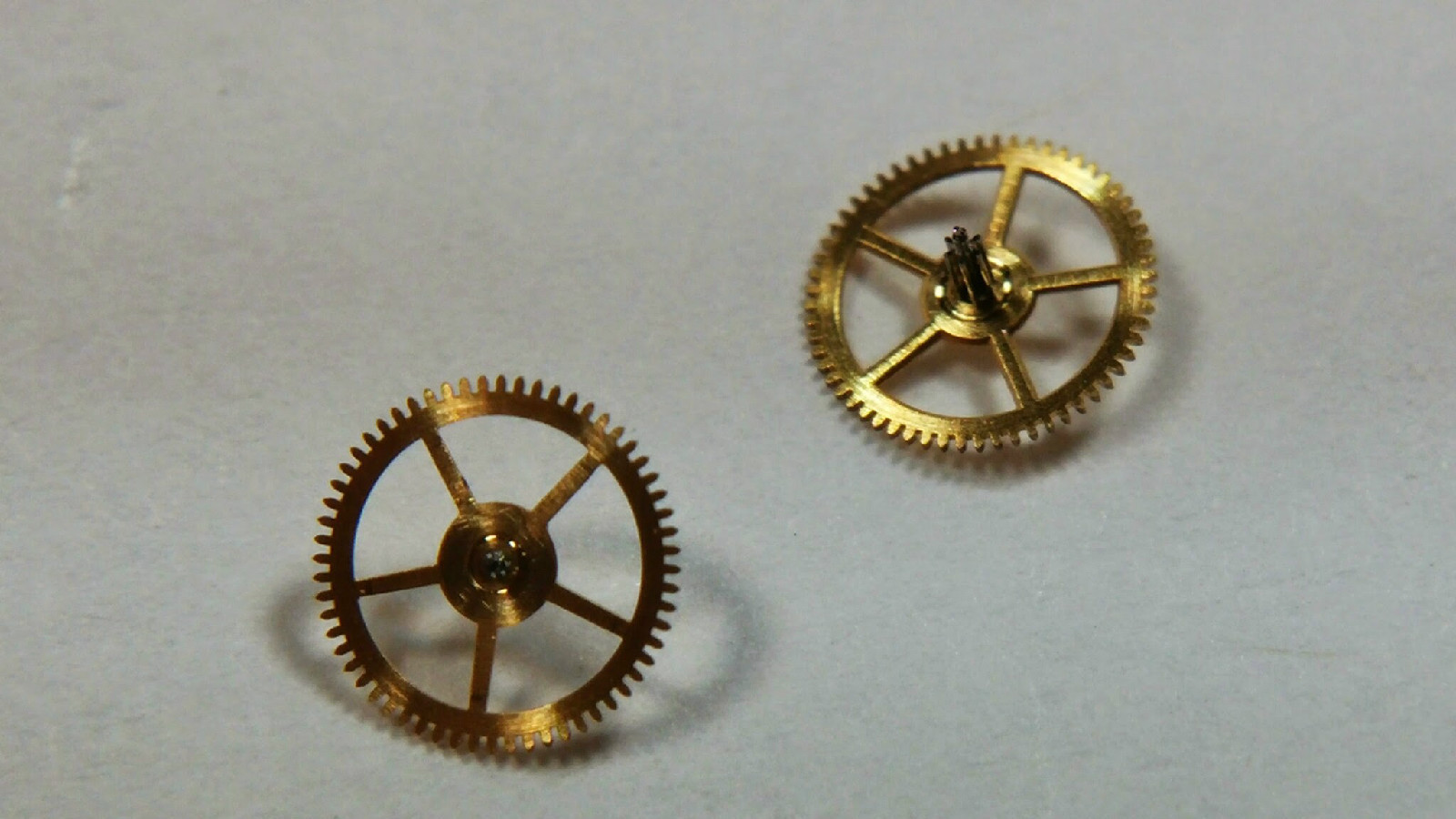 Lecoultre 426 220 Backwind watch part, Fourth wheel 220 – watch part