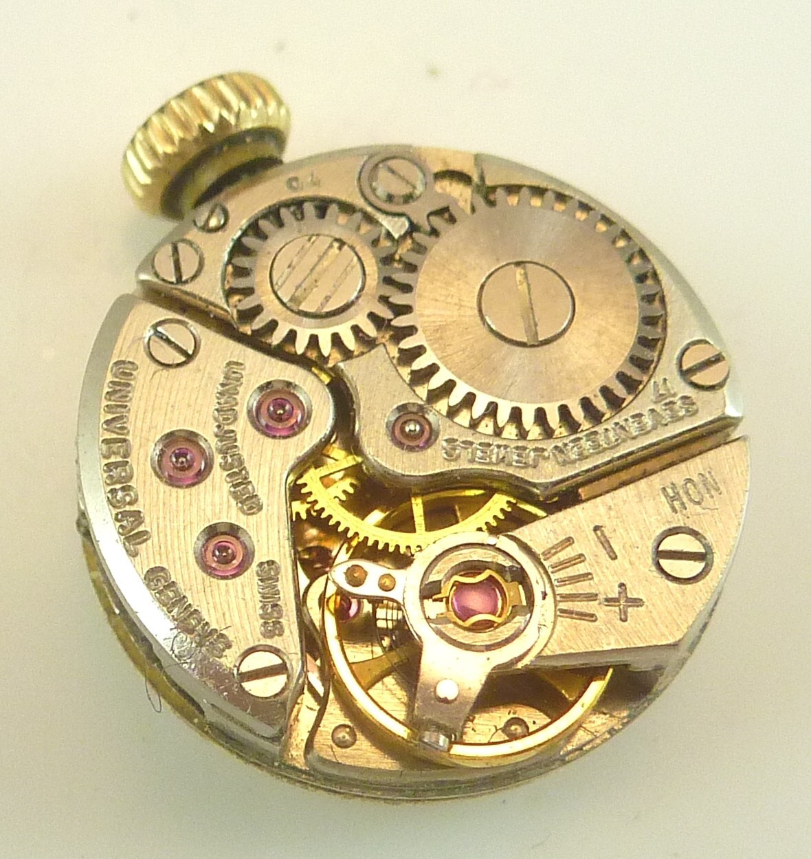 Universal Geneve 17 Jewel Wrist Watch Movement – Good Balance – Parts / Repair