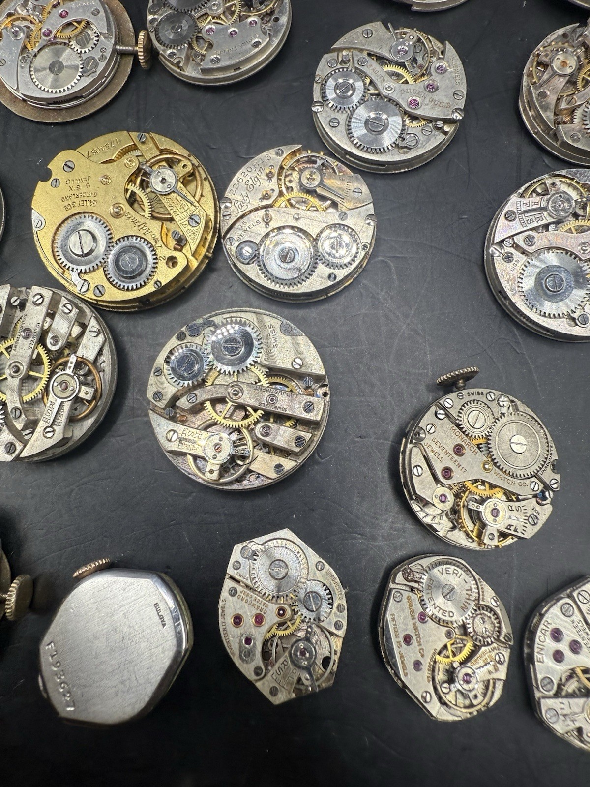 LOT of 36 Vintage Ladies Watch Movements & Dials For Parts/Repair Various Brands