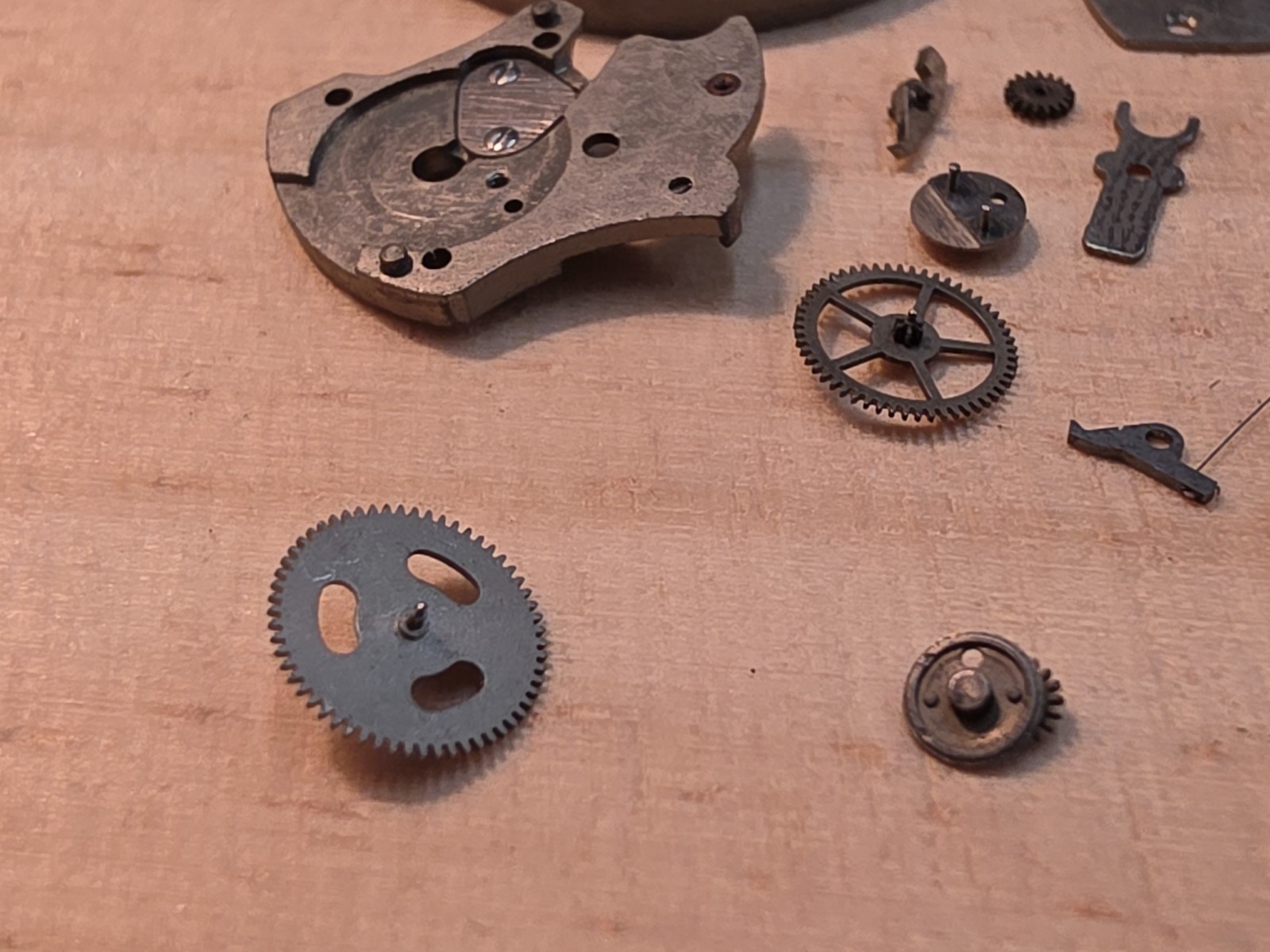 Lot Of Mixed Elgin 644 17j Automatic Parts-Rotor, Bridges, Wheels….