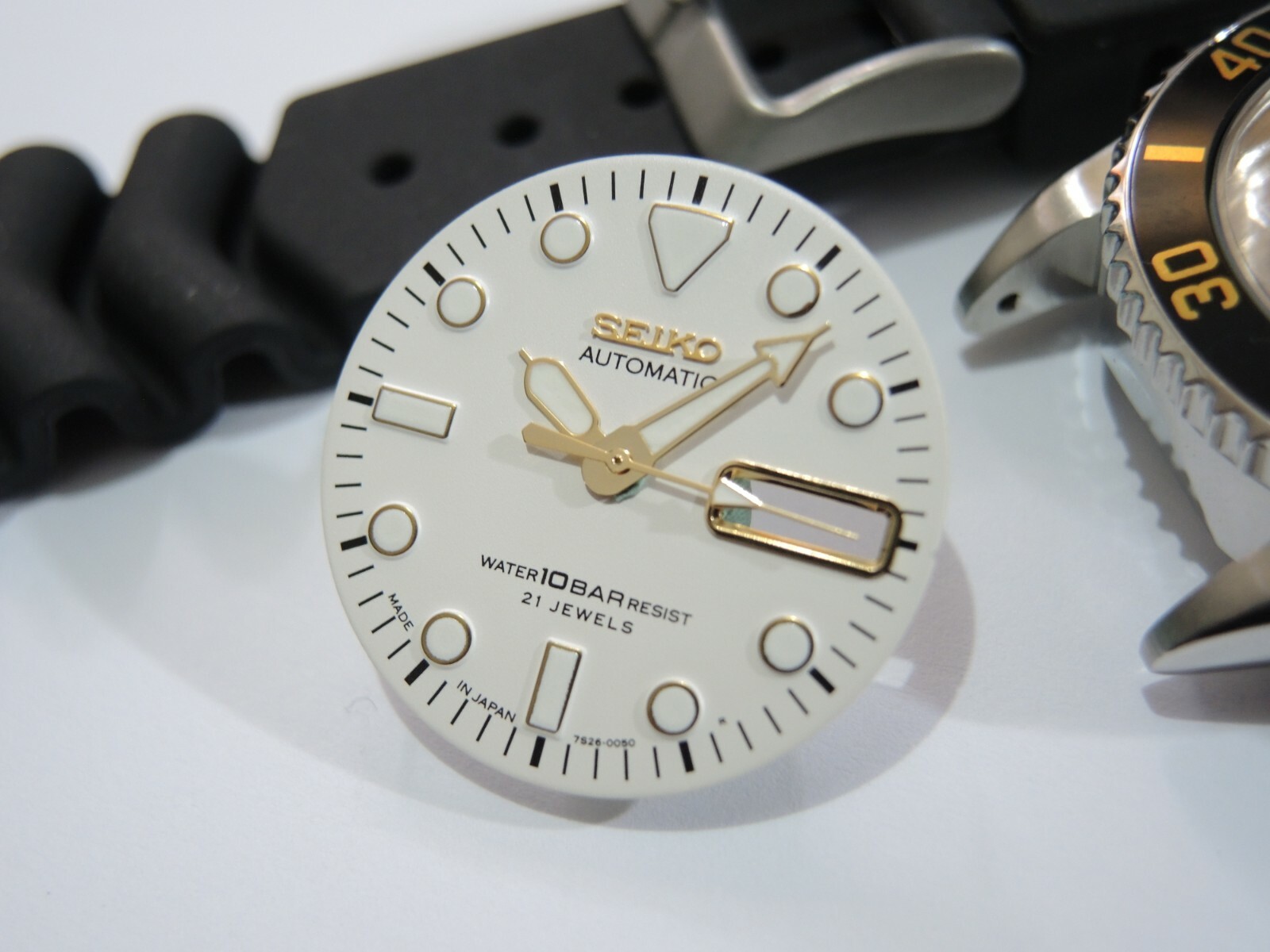 NEW STAINLESS CASE,CROWN,DIAL,HANDS,STRAP MEDIUM DIVERS 10BAR SKX027(7S26-0050)