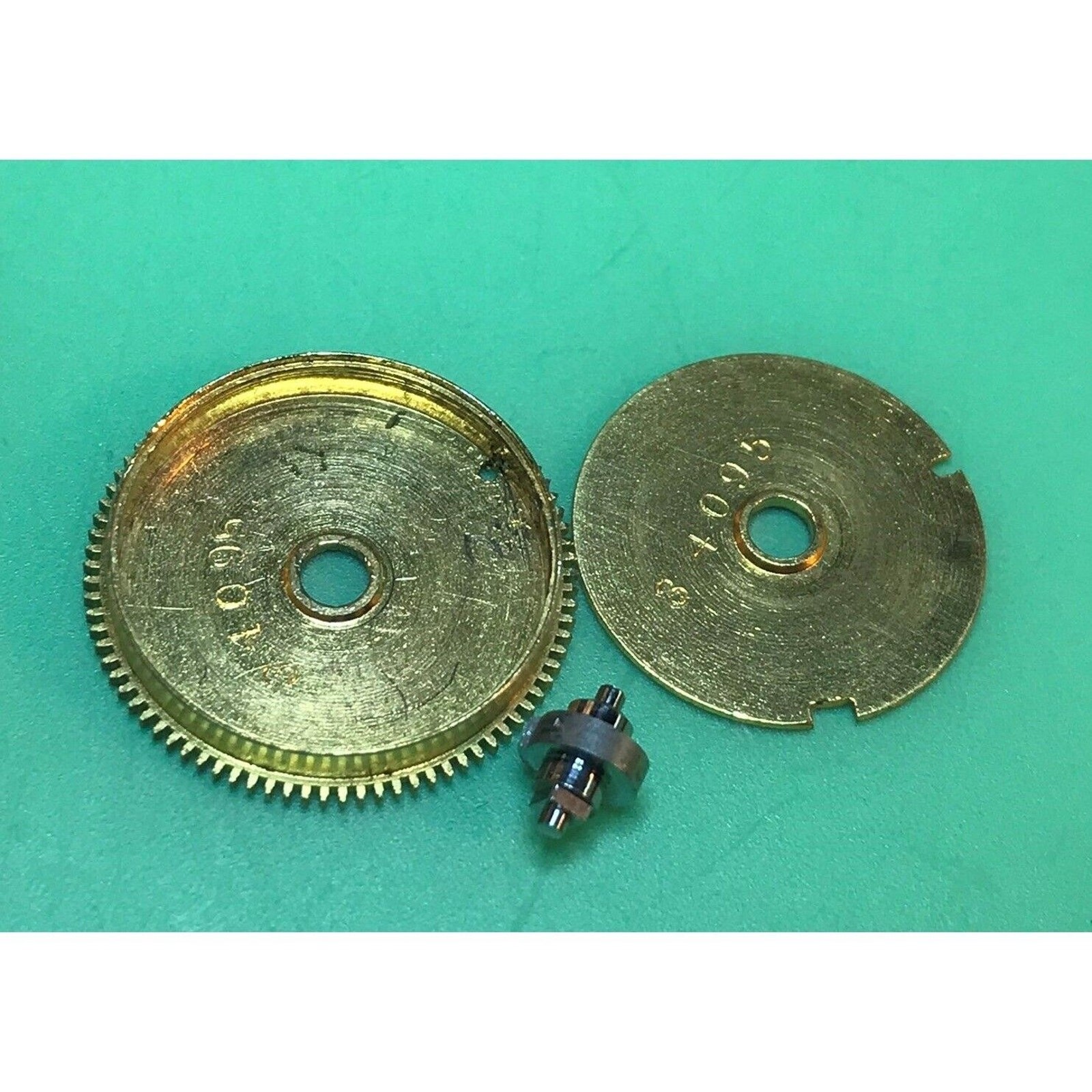 Waltham 6s Model 1873-6 Pocket Watch Mainspring Barrel and Barrel Arbor 3D4-5