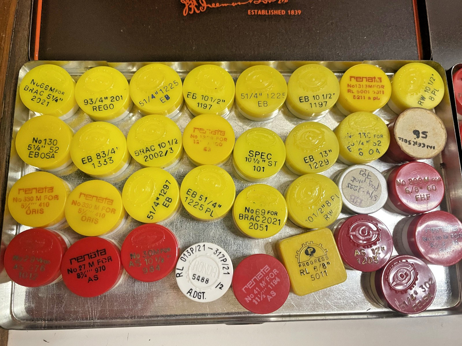 64× Vintage Watch Mainsprings Renata Progress ETA AS FHF in Tins