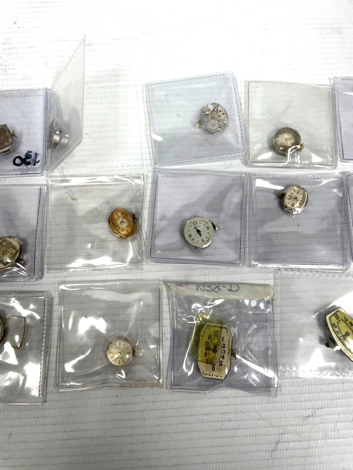 Lot of 22 Assorted Vintage Automatic Wind Up Ladies Mechanical Watch Movements