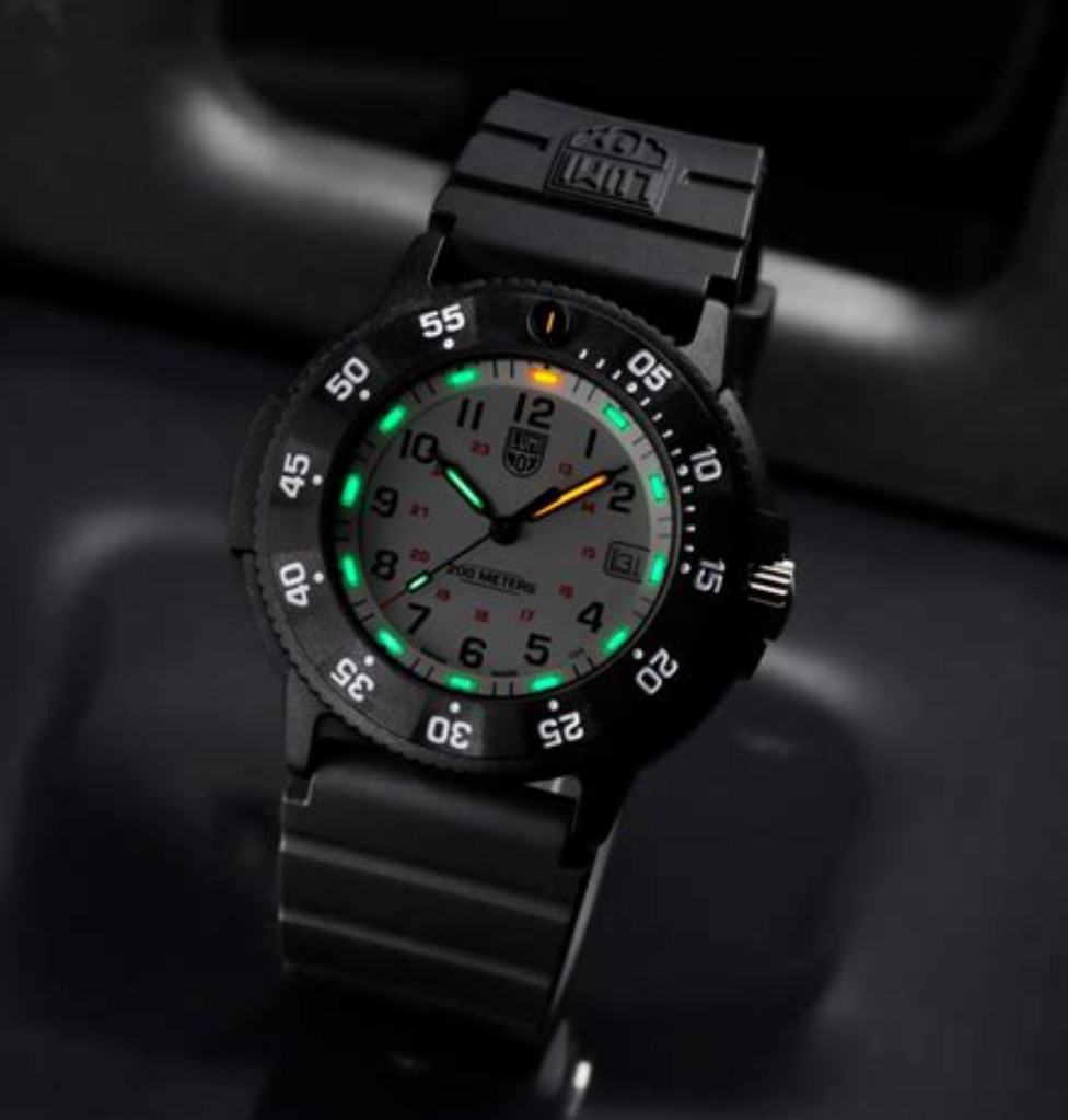 CRYSTAL FOR LUMINOX NAVY SEAL 3000, 3001, 3003, 3005, 3900v3,