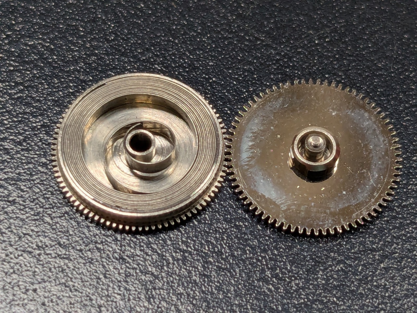 NOS Lot of 25 Watch Complete Mainspring Barrel Assemblies – Benrus