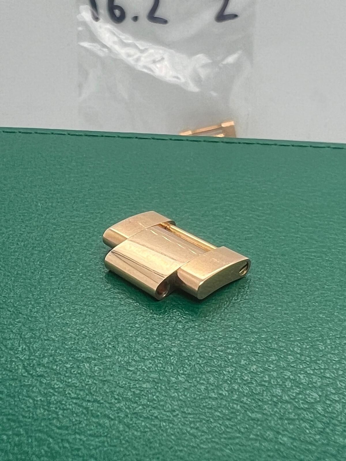 Authentic Rolex 18k RG 16.2mm Oyster Link new style 118235 118205