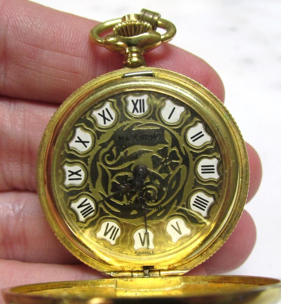 Vintage Majestime Gold Tone Pocket Watch; 36mm ~ 17J ~ 2-E218