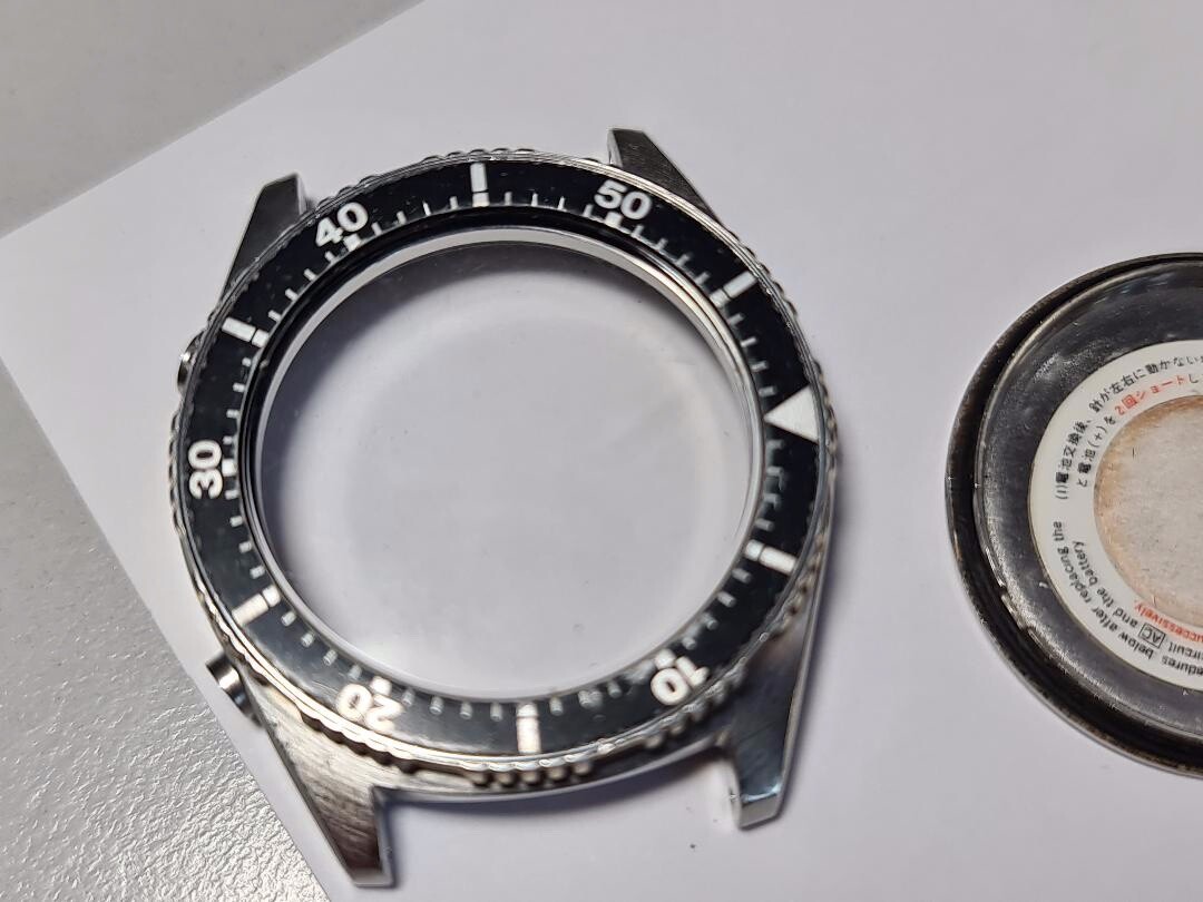 GENUINE USED COMPLETE CASE WITH ROTATING BEZEL SEIKO AVENUE 8M26-6000