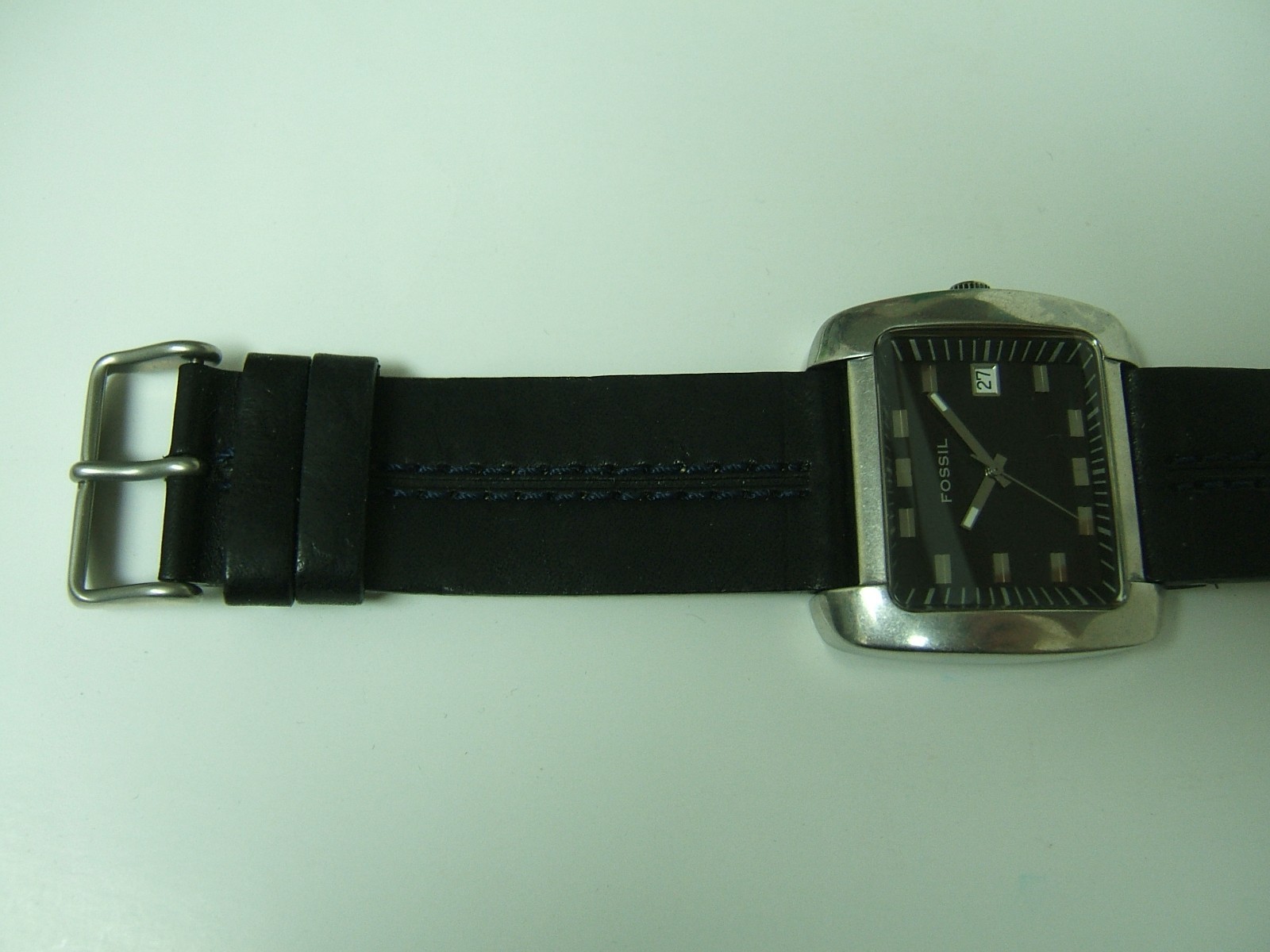 FOSSIL SILVER BLACK DIAL WATCH BLACK LEATHER BAND PHOTO SAMPLE PARTS/REPAIR ONLY