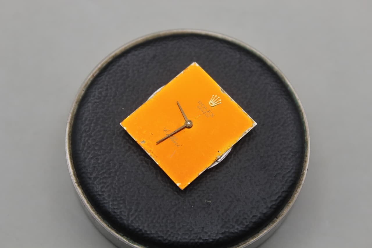 Rolex cellini 1600 movement with dial and hands – For parts or project only