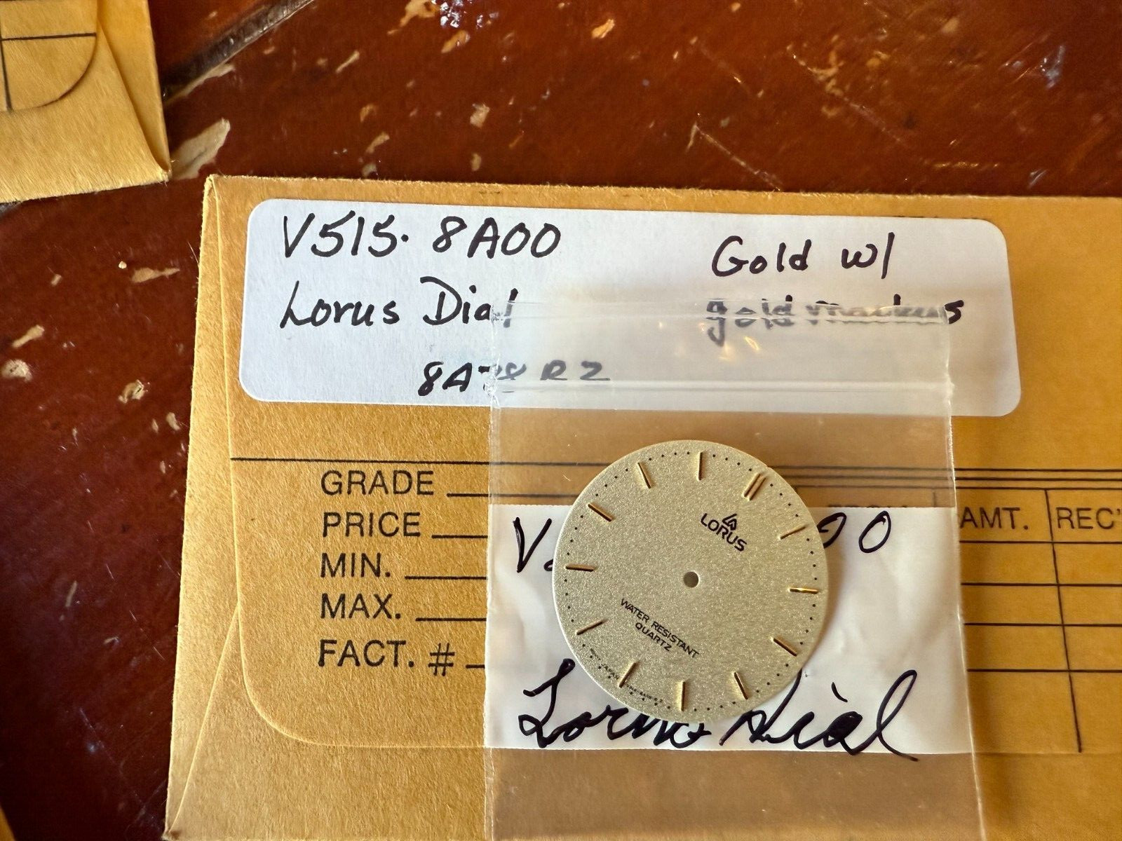 NEW VTG 1980’s Men’s Lorus Watch Gold Quartz Dial Water Resistant 29mm V515-8a00