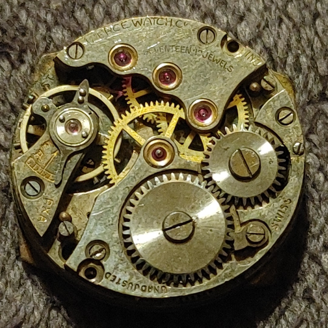 Vintage Pierce 17 Jewel Swiss Watch Movement For Parts Or Repair