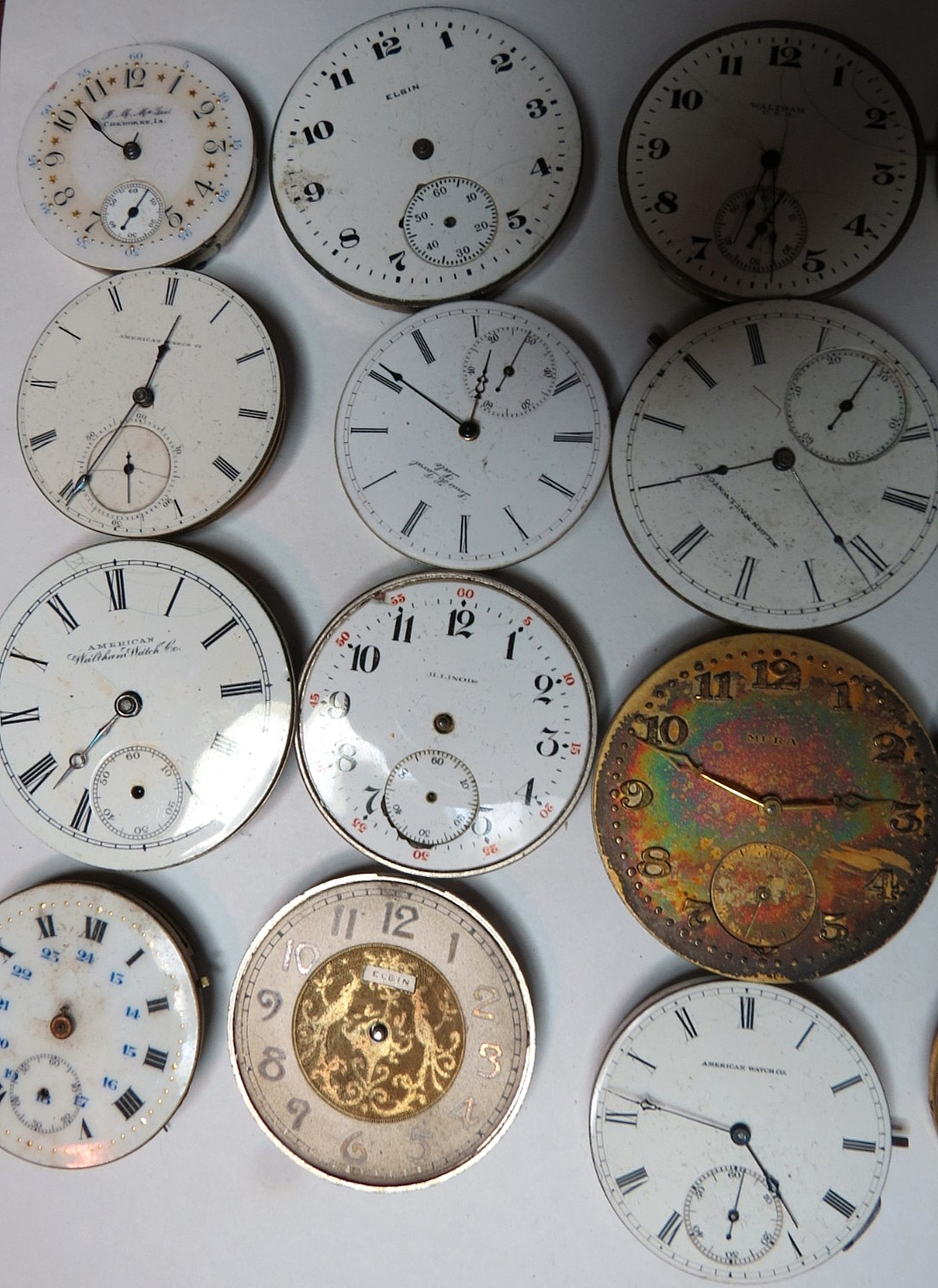 ANTIQUE LOT 16 DIFFERNT NAMES & SIZES POCKET WATCH MOVEMENT SELLING AS IS PARTS