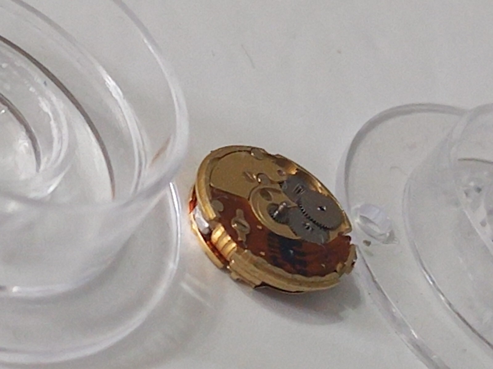 ETA 201.001 QUARTZ MOVEMENT SWISS MADE FOR PARTS REPPAIR – NOT WORKING