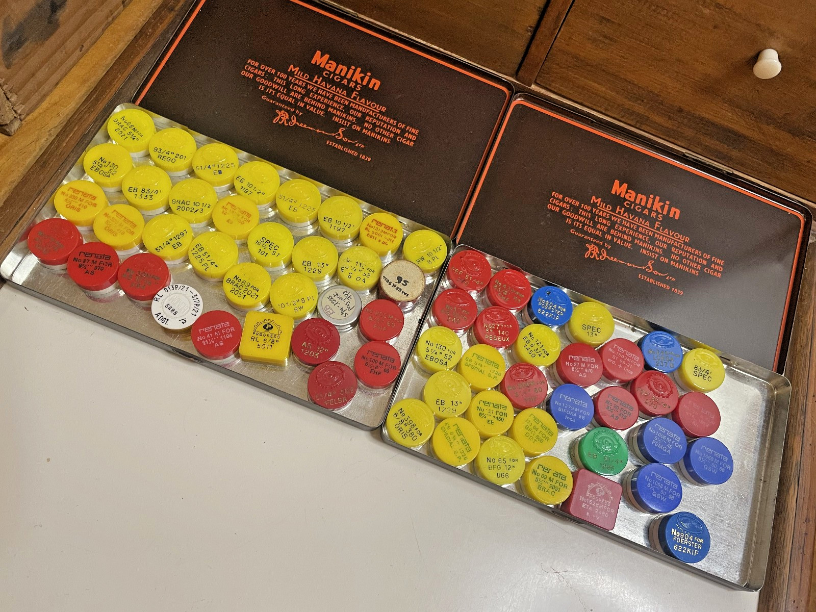 64× Vintage Watch Mainsprings Renata Progress ETA AS FHF in Tins