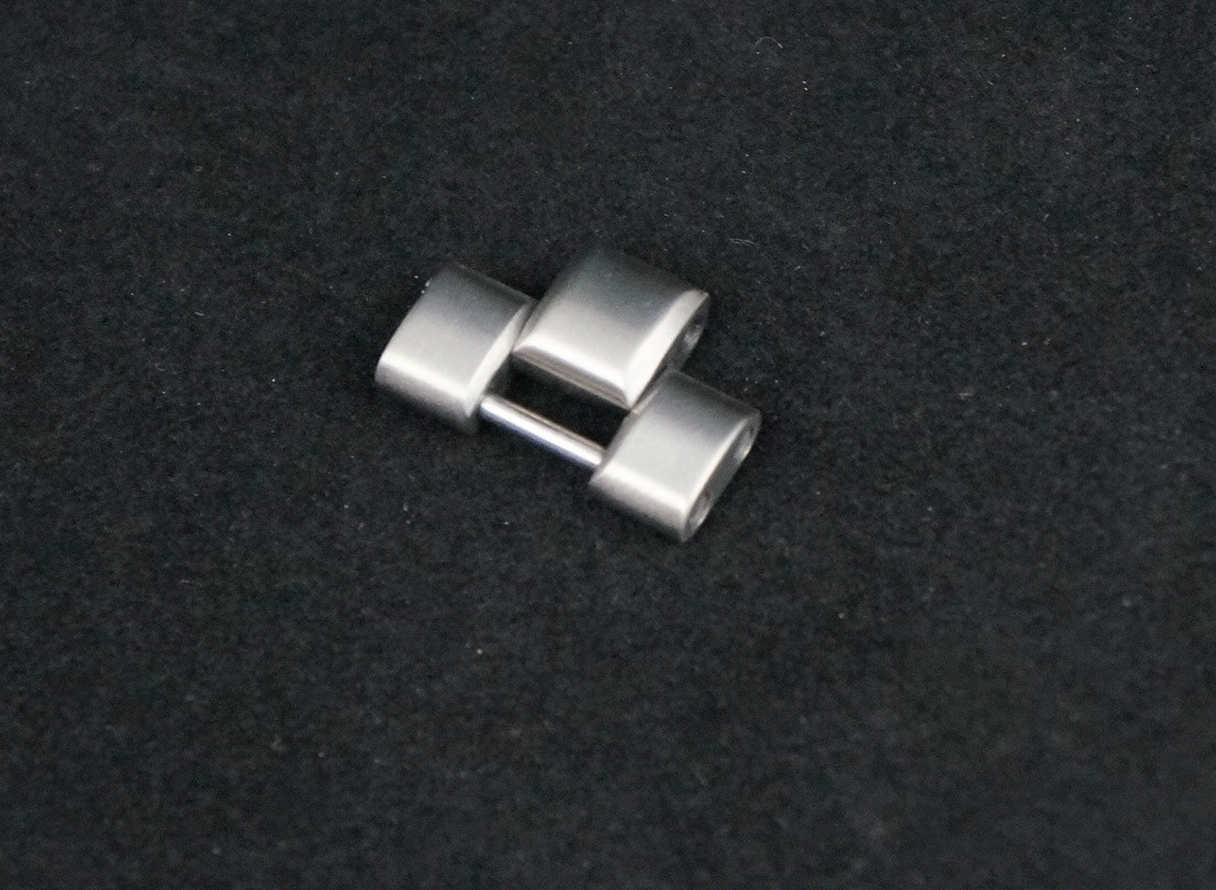 Genuine BREITLING AEROSPACE TITANIUM LINK WATCH LINK – 18MM SWISS MADE 17.9MM