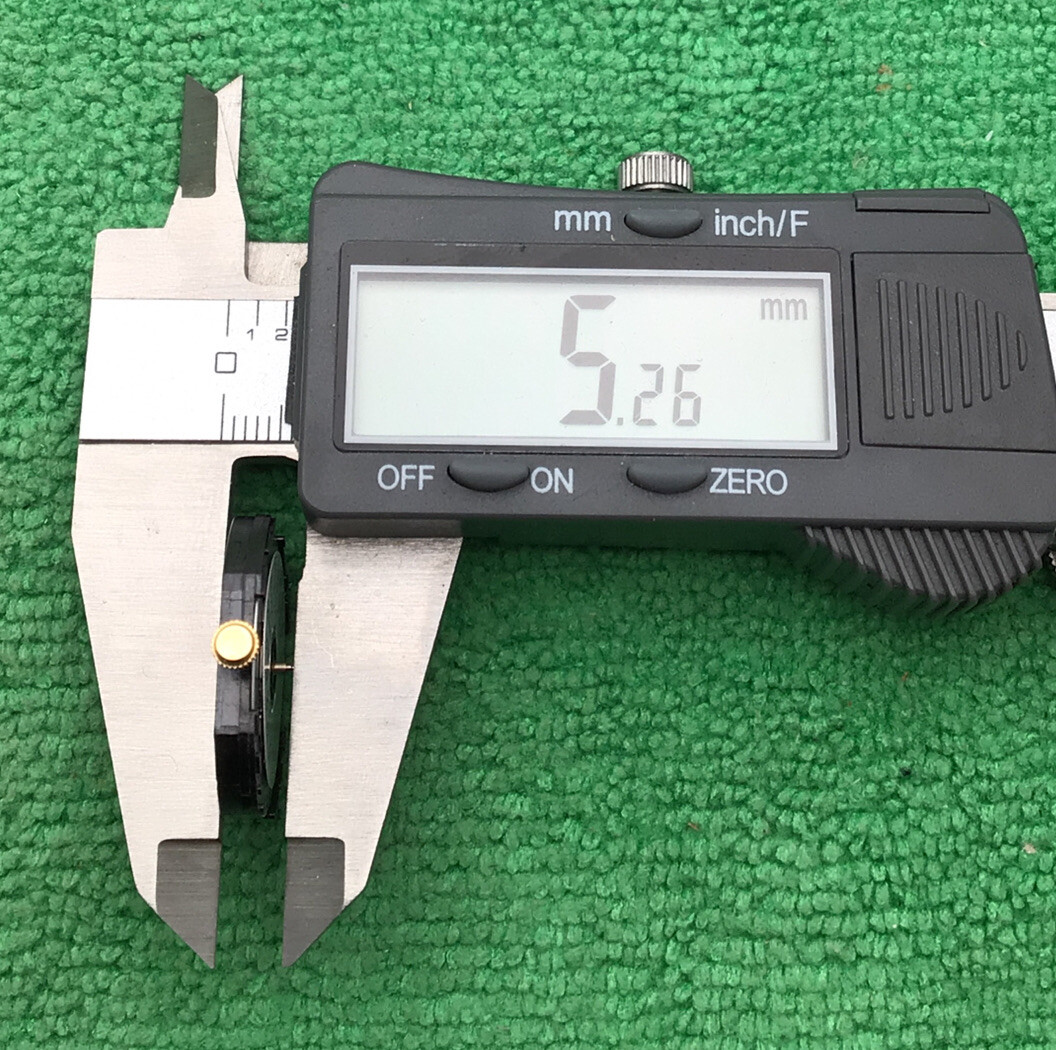 Shiojiri Y149A Watch Movement With Stem And Crown, Calendar Date, NOS