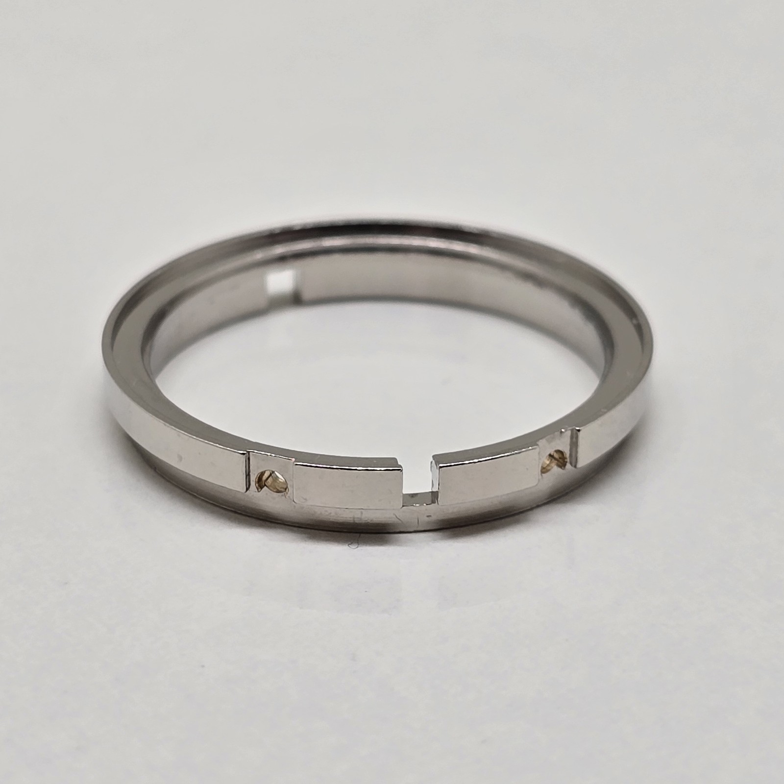 IWC PORSCHE DESIGN 3720 WATCH MOVEMENT CASING RING (MINT & 100% ORIGINAL)