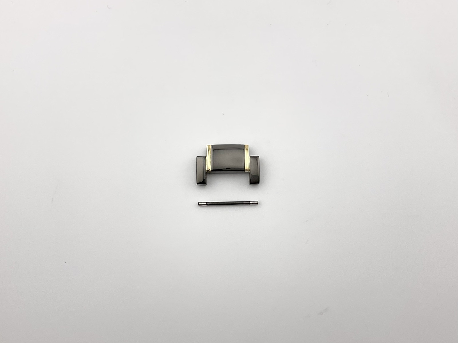 NOS Seiko Titanium Ref. SND641 Black/Gold Tone Band Link 18mm