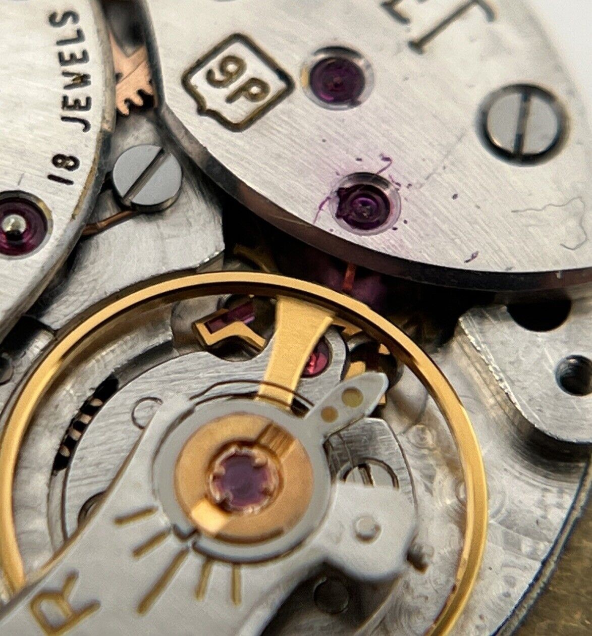 Piaget 9P #689841 18J Manual Movement w/ Gold Dial, Hands, & Sapphire Crown
