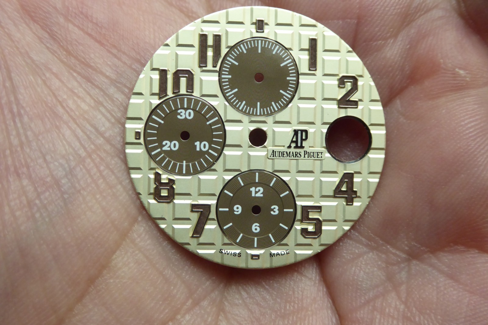 Audemars Piguet Royal Oak Offshore ivory dial 26470ST