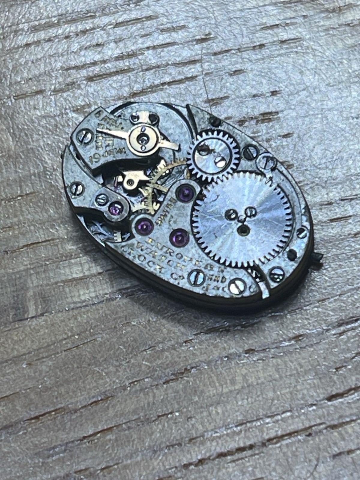 European Watch & Clock Co. Movement 19 Jewels 8 Adj. Swiss Made Vintage 25230