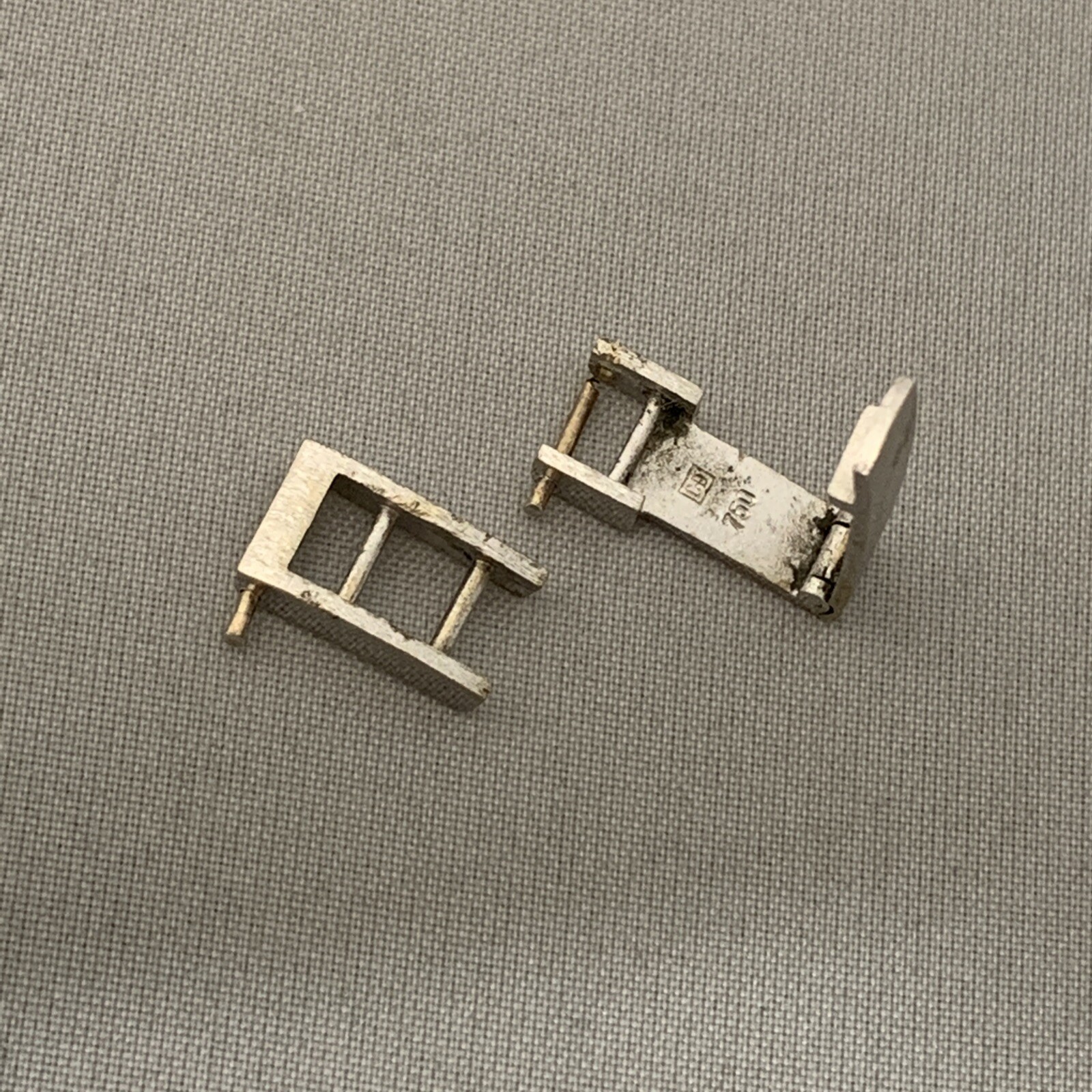 18k White Gold Stamped 750 Folding Clasp Buckle Bark Finish 5 mm Rare Vintage