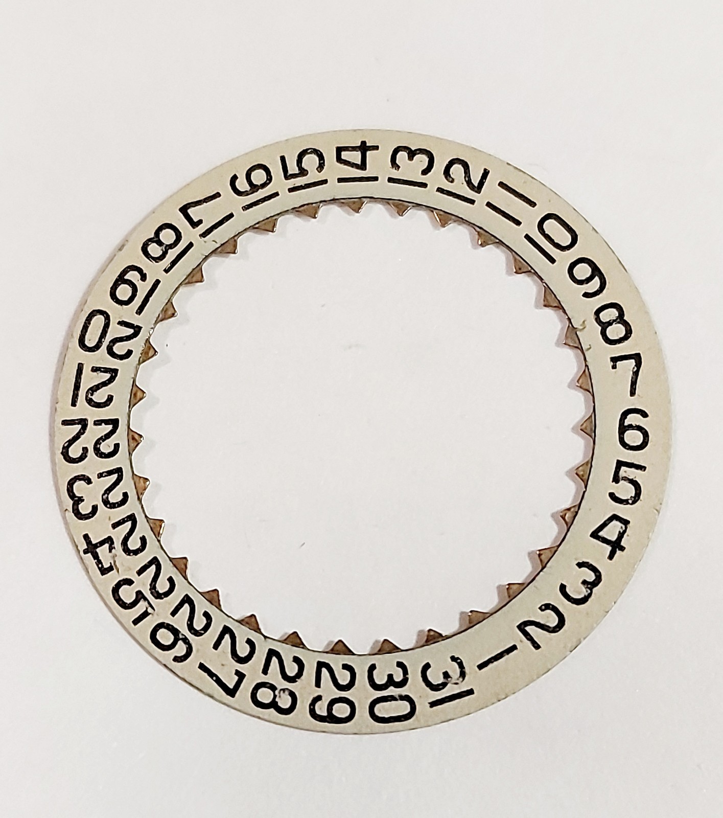 OMEGA Cal 1481 1480 Calendar Disc Ivory White #1581 In Good Condition