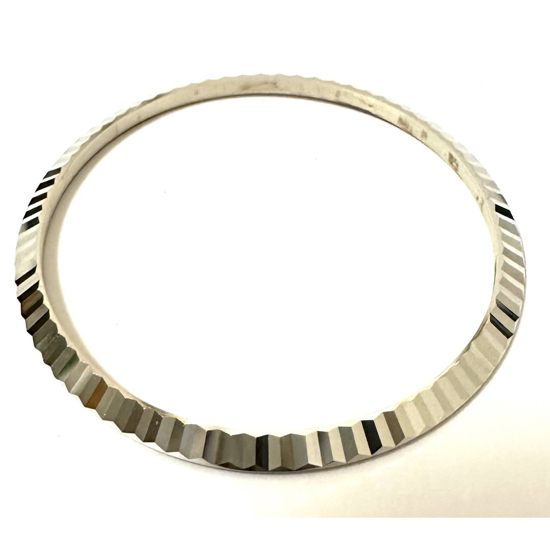 ROLEX Genuine White Gold Bezel, Beautifully Refurbished.