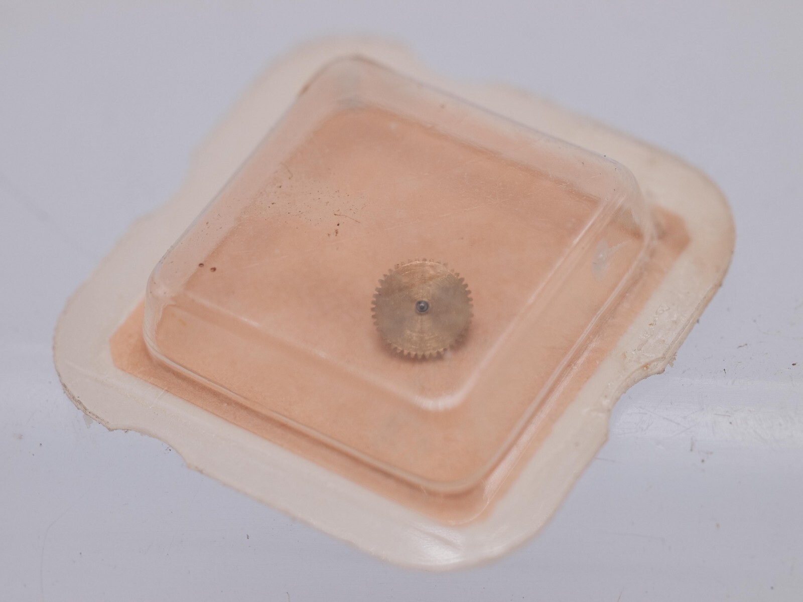 1995 NOS – Omega Genuine 1332-9221 Minute Wheel Watch Repair Part