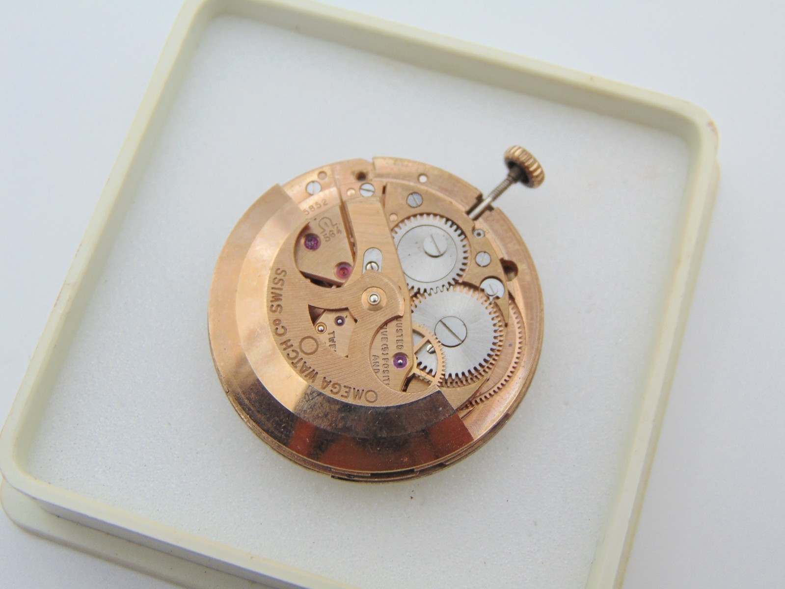 ORIGINAL OMEGA CONSTELLATION PIE PAN MOVEMENT COMPLETE – OMEGA 564 – ( WORKING )