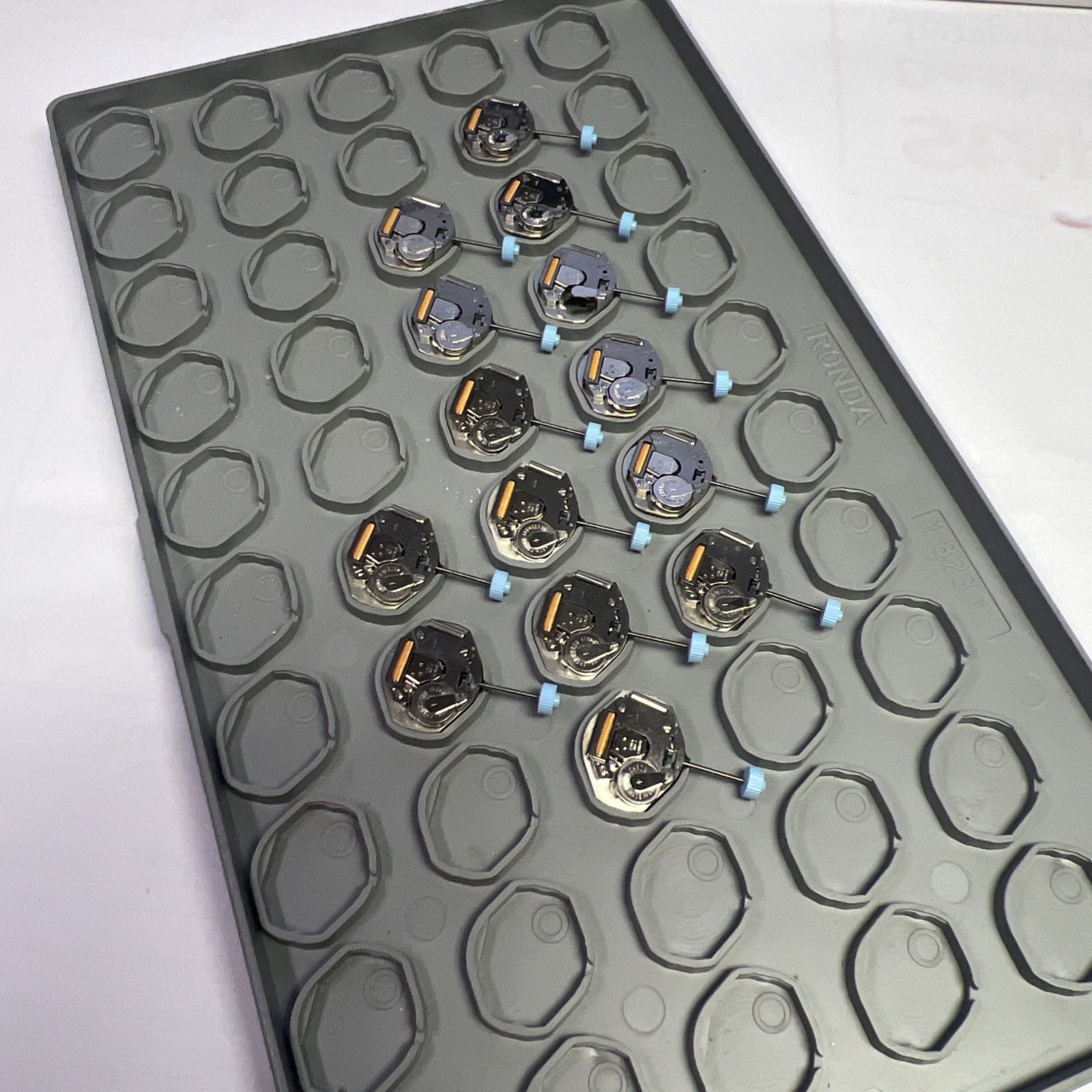 14X #762 RONDA 1 JEWEL SWISS WATCH MOVEMENT/ MOVEMENTS WITH ORIGINAL TRAY