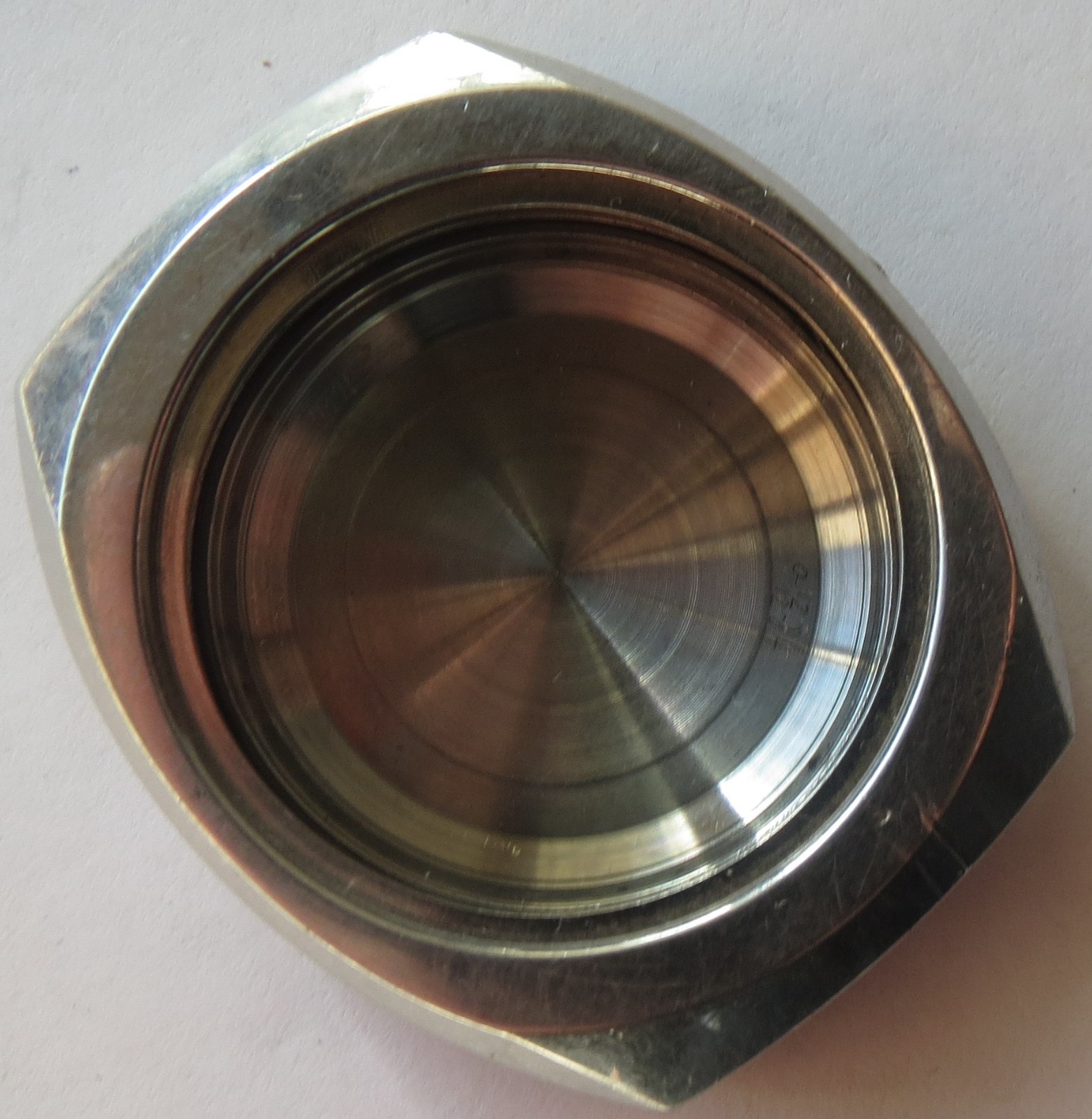 Mens wristwatch steel case screwback 36,5 mm. in diameter for movement 30 mm.