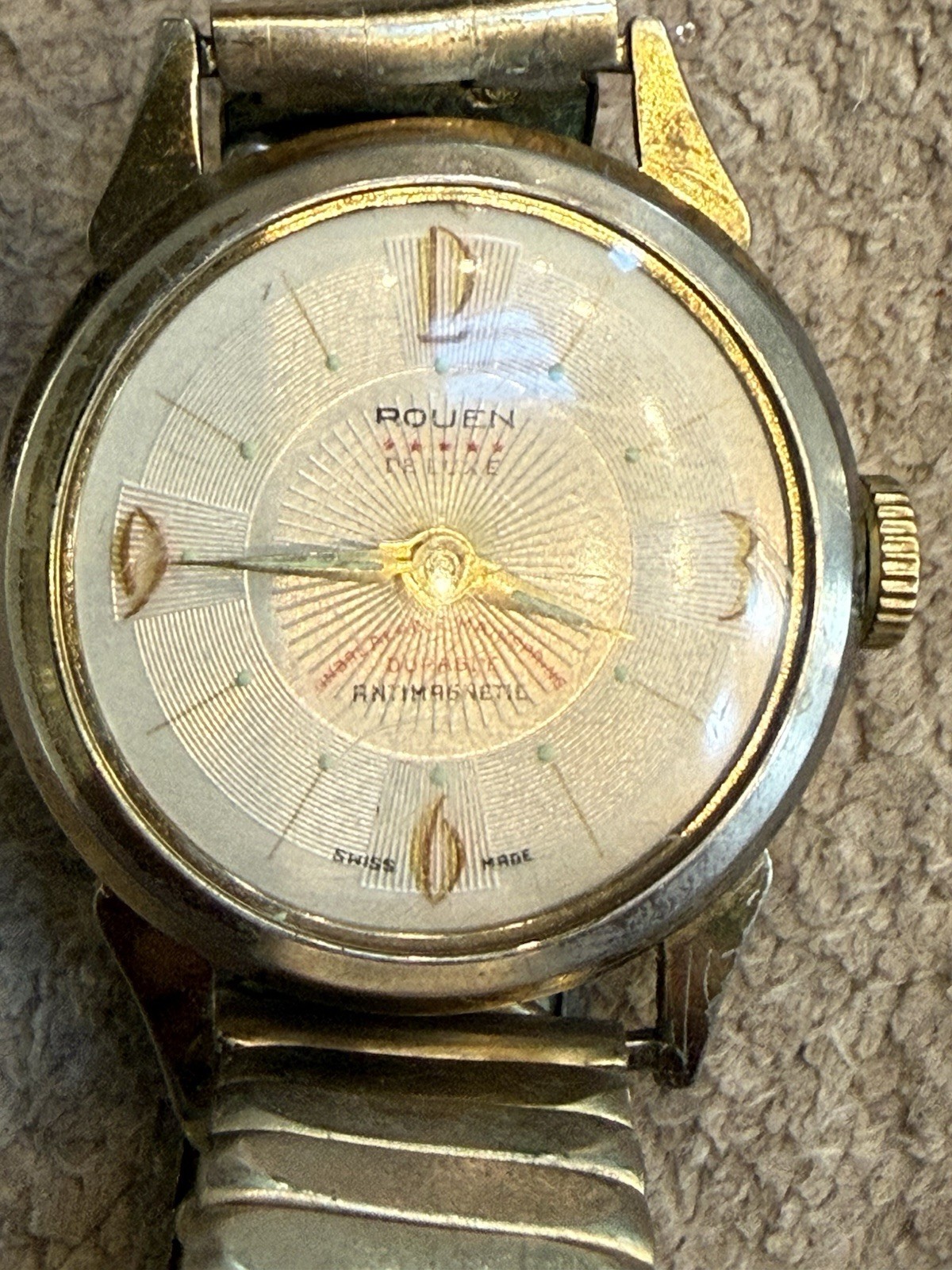 Vintage Mens Rouen Winder Wristwatch With Expansion Watch Band- Runs!