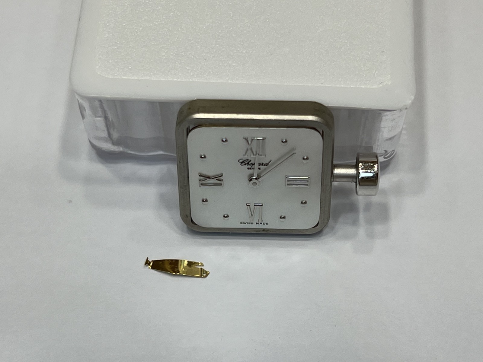 Chopard Geneve Gold Crown 18k & Movement & Dial & Glass Quartz Eta 976.001 Swiss
