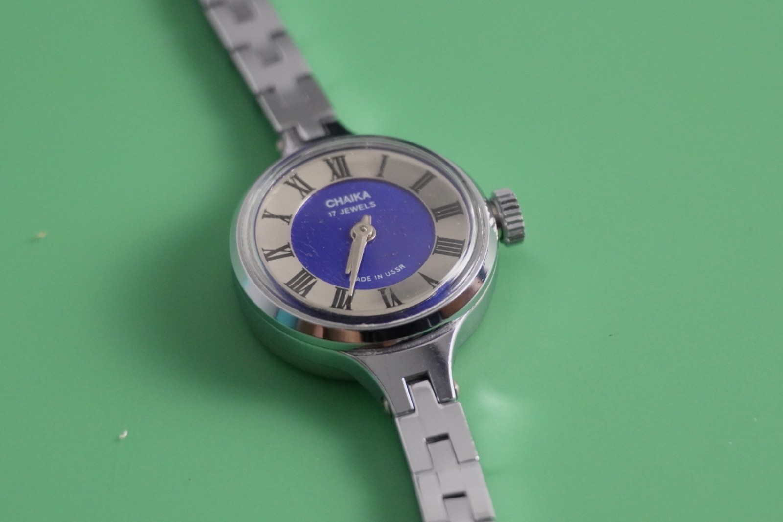 Vintage Chaika 1601A Mechanical Ladies Watch For Parts Repair. Runs.