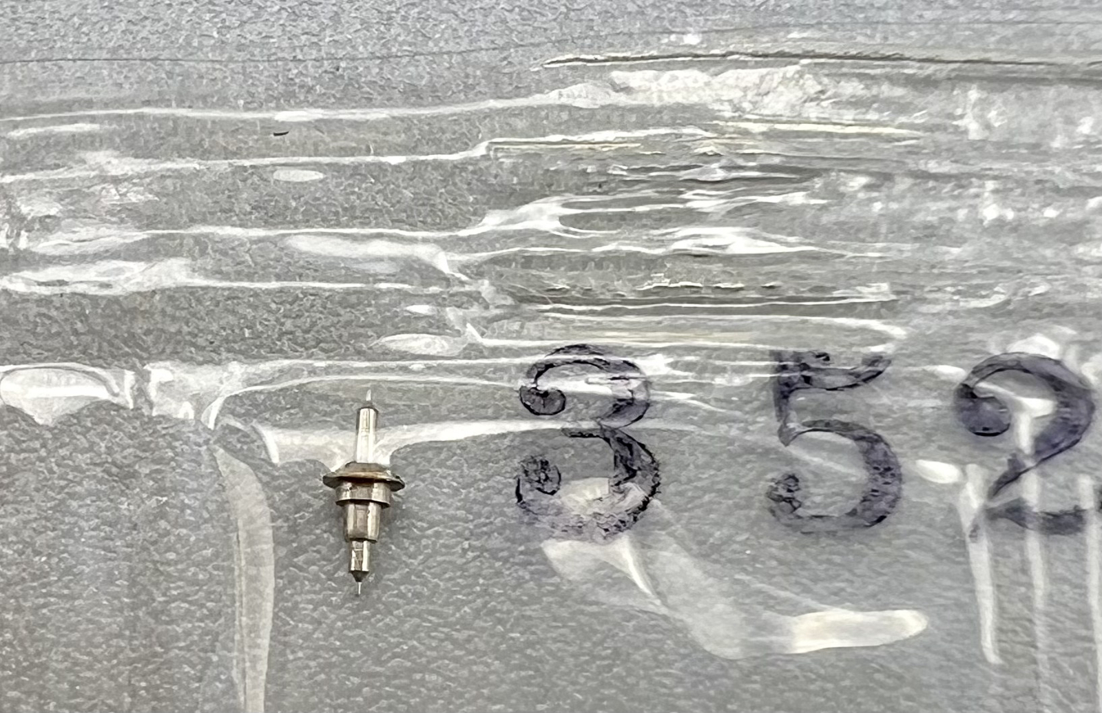 FONT 150 BALANCE STAFF 352A MARSHALL SWISS WATCH PART Factory Sealed NOS LOT G28