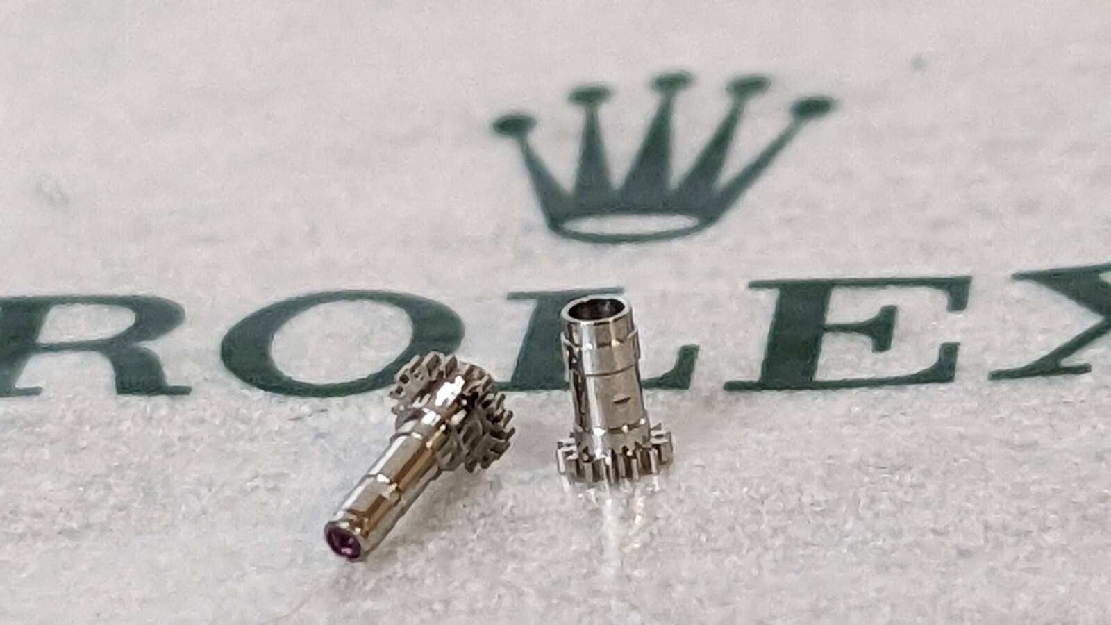 Rolex Genuine 2235-335 Cannon Pinnion With Minute Pinnion New With Open Package