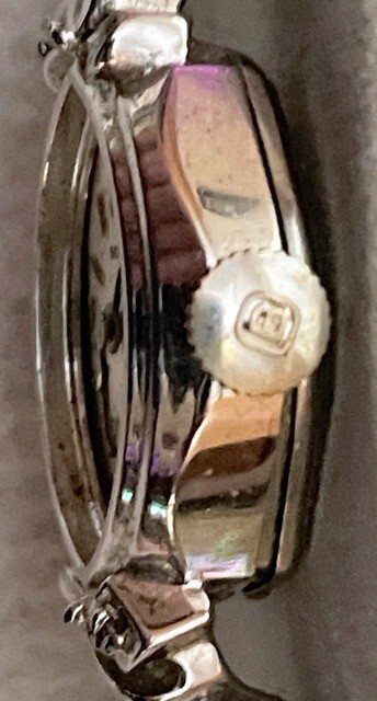 Vintage BENRUS Ladies White Wrist Watch 17j 2 diamonds model# 2629-357👀