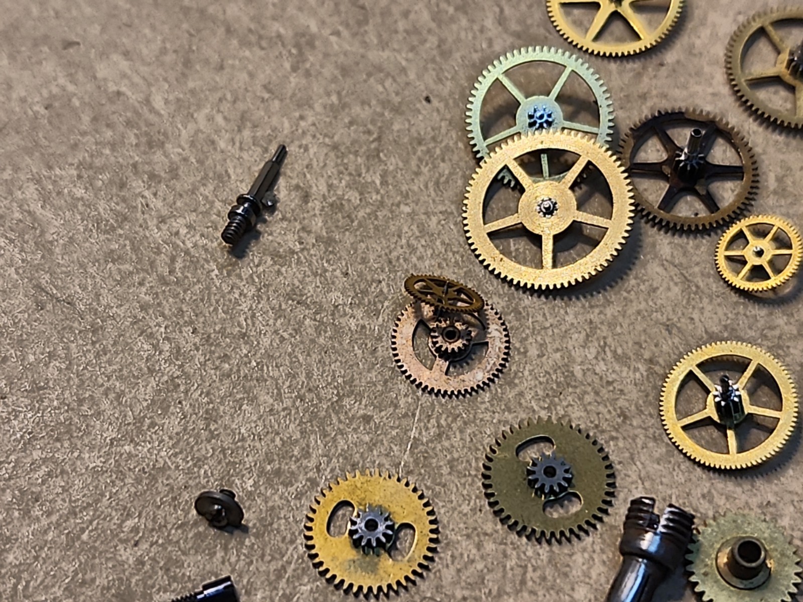 Lot Of Mixed Pocket Watch/Wristwatch Loose Parts-Train Wheels, Hr Wheels, 120+