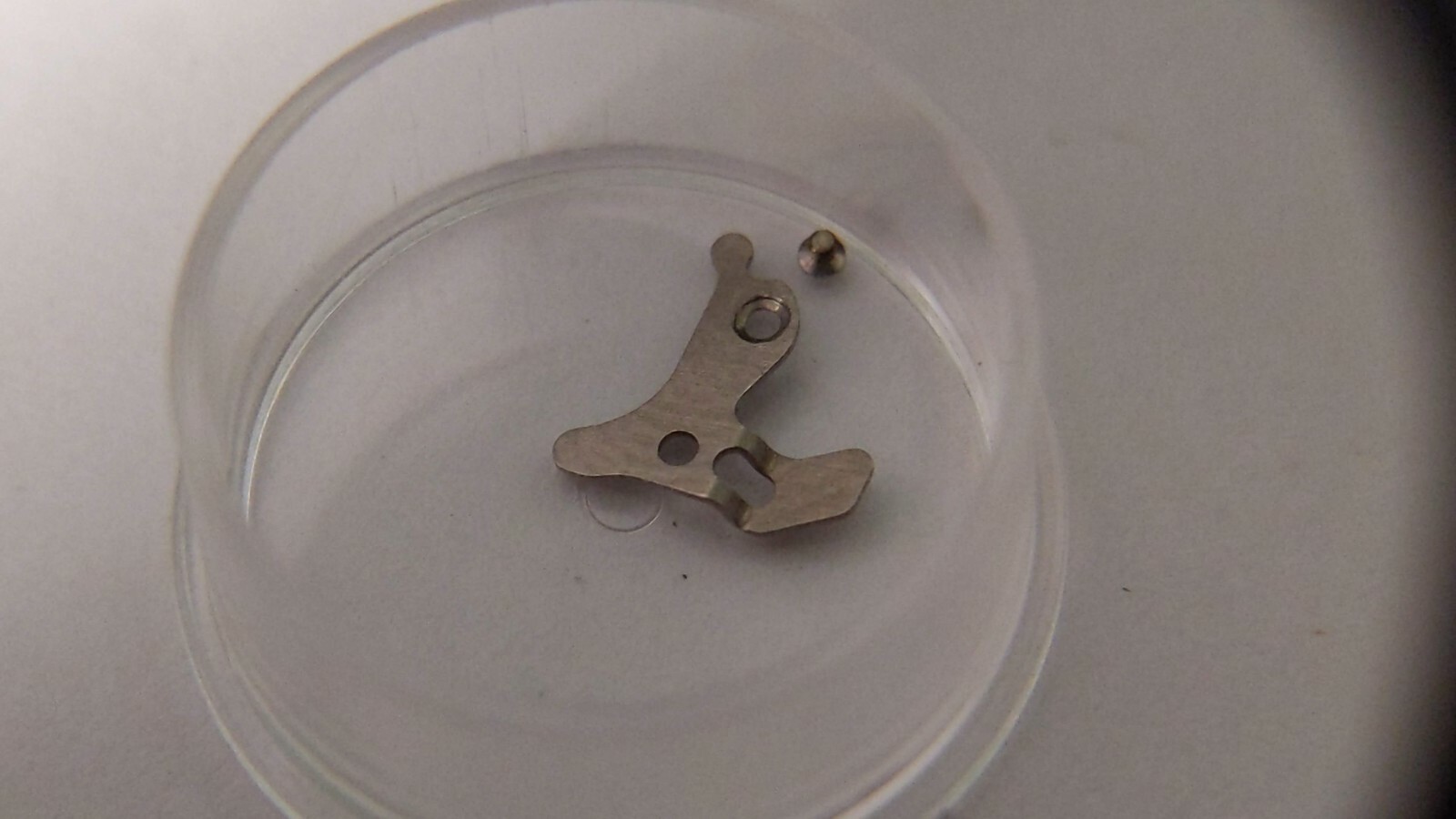 Lecoultre K866 WATCH PART AND SCREW great condition, pre-o. SEE PHOTOS.