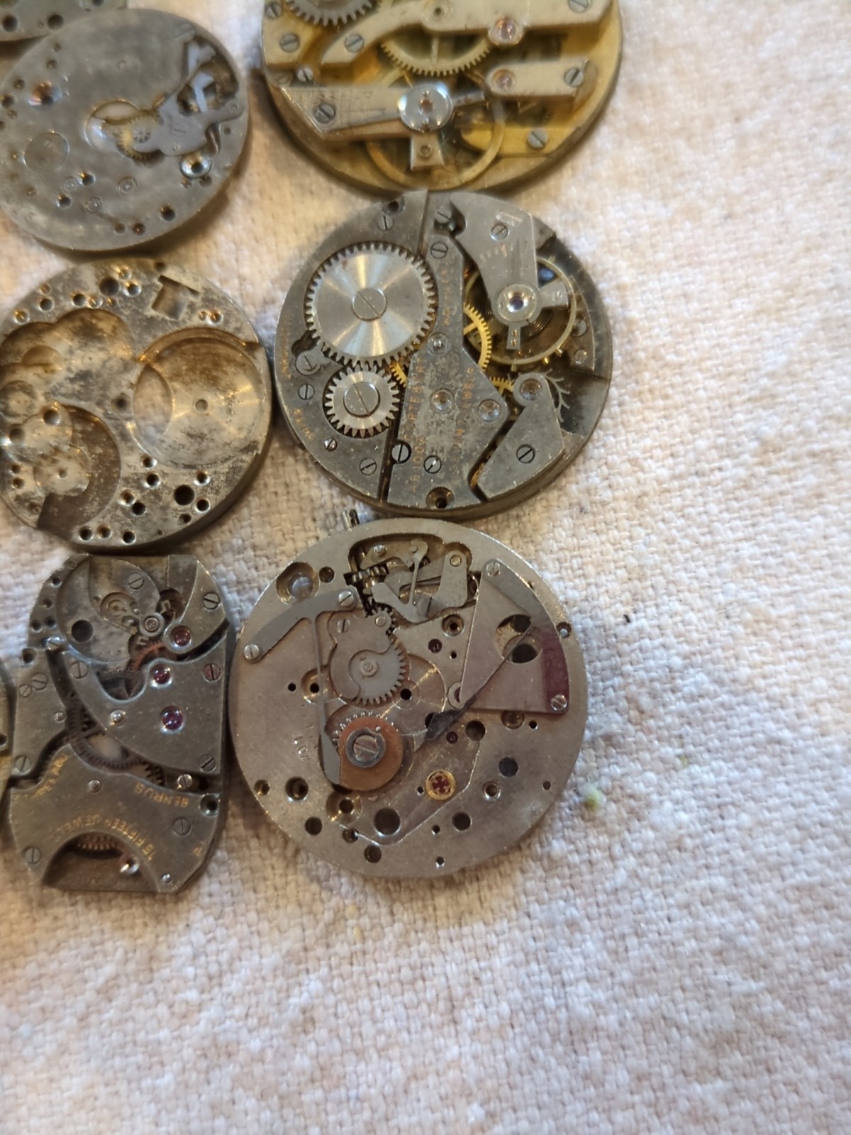 Lot Of 39 Assorted Vintage Watch Movement Parts. See the Pictures. 6.6 Ounces!!