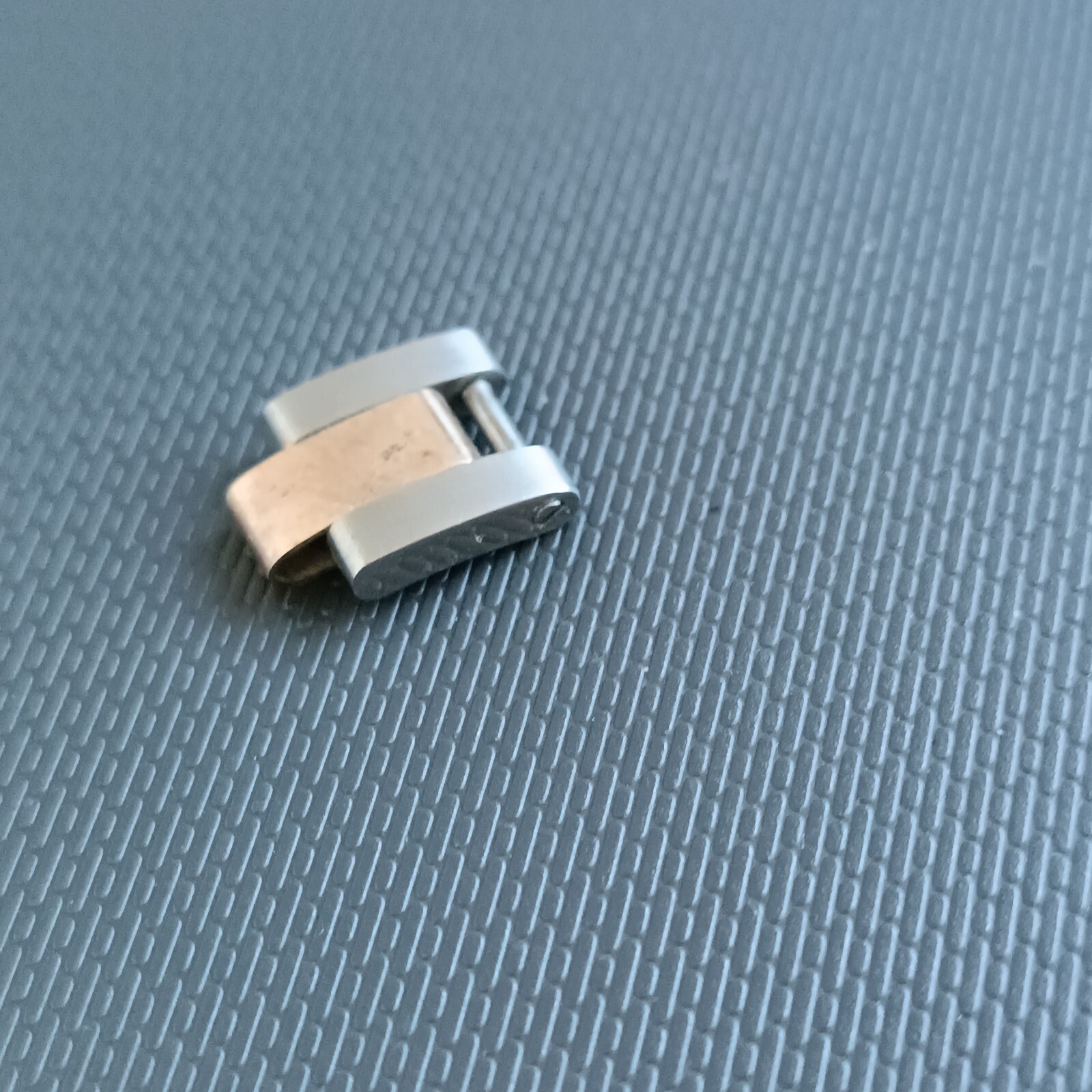 1 GENUINE ROLEX OYSTER STAINLESS STEEL AND GOLD 10MM OF LINK REPLACEMENT
