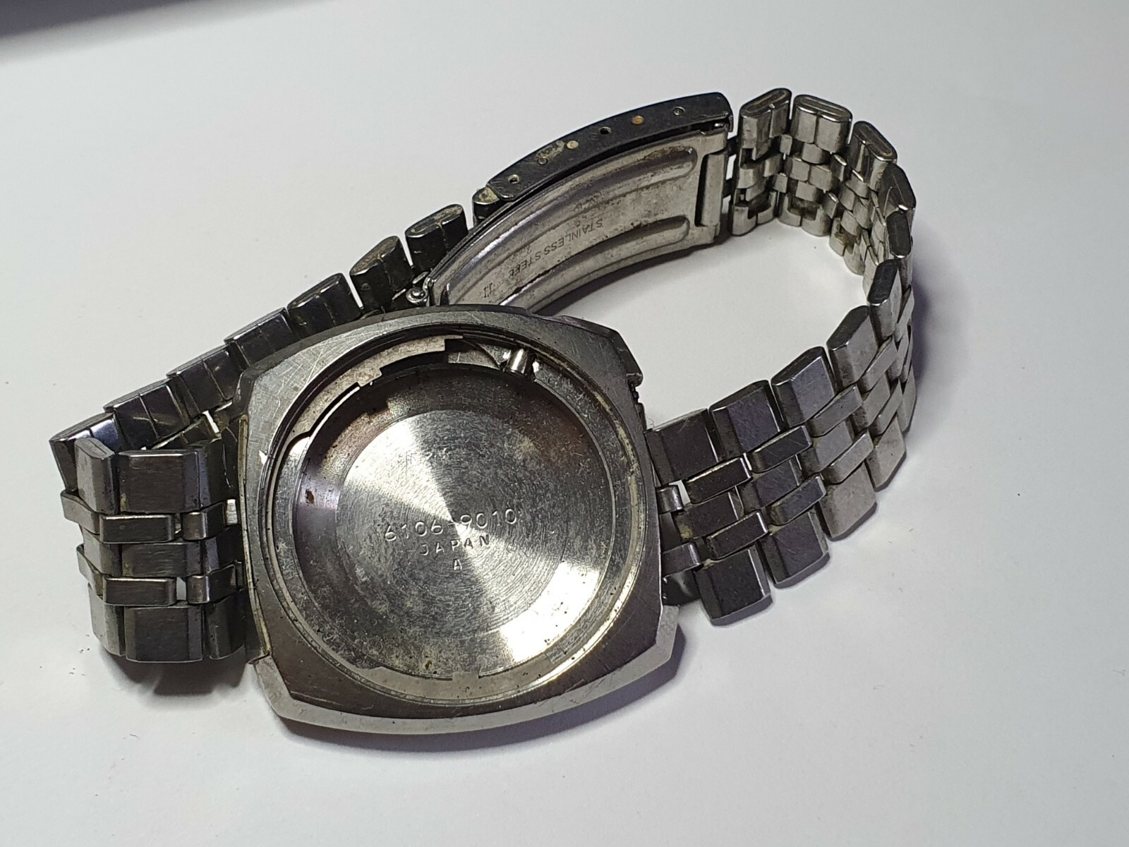 Seiko 6106 9010 watch case + seiko bracelet ( missing 1x end caps )