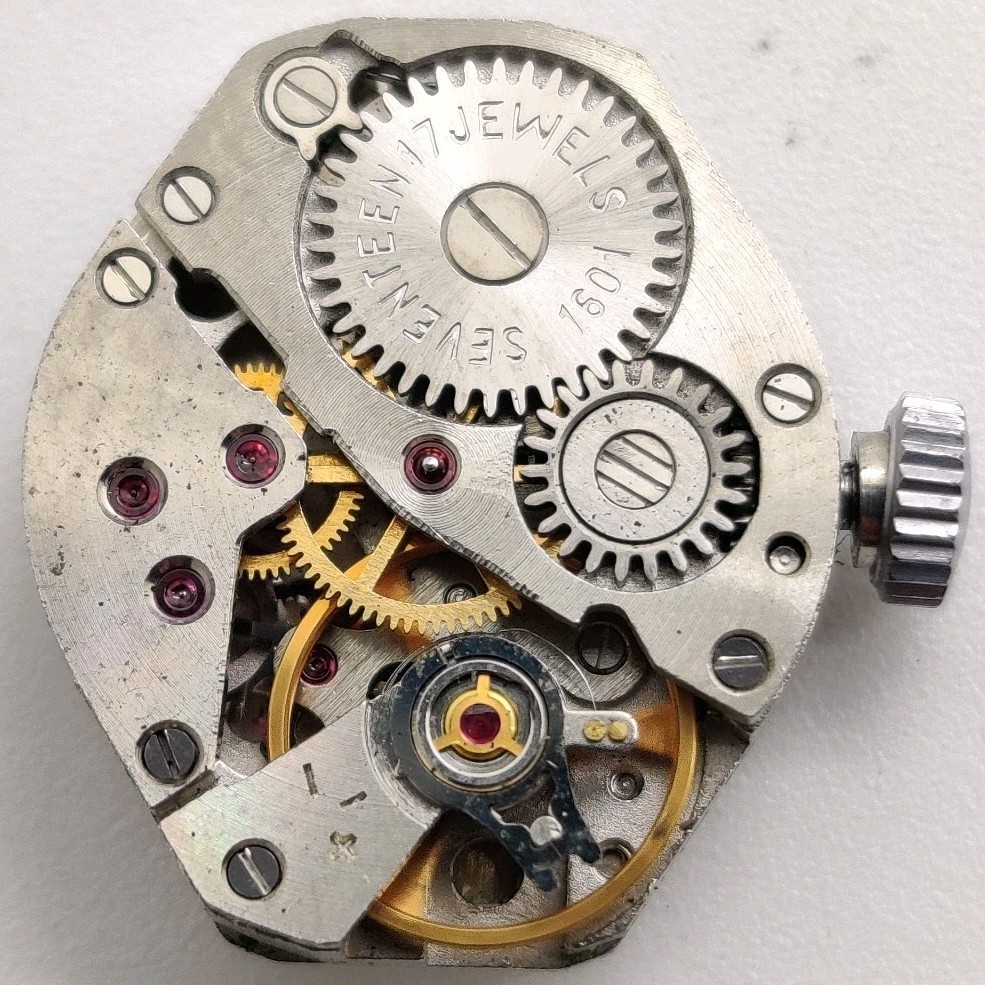 Vintage Zaria Cal. 1601 High Grade 17 Jewel watch movement Running