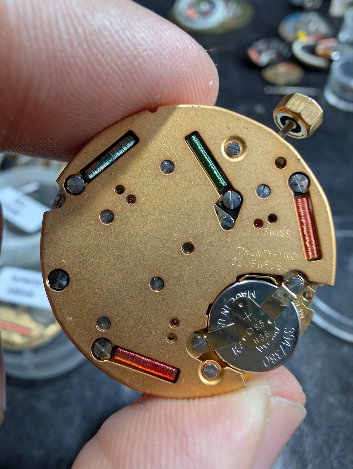 ETA – 251.272 – 22 jewels – SWISS MADE – QUARTZ