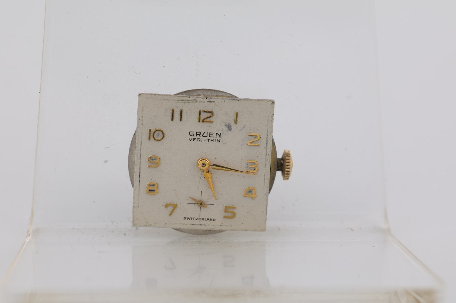 GRUEN VERI-THIN cal. 415, 17j SWISS WRIST WATCH MOVEMENT, FOR REPAIR (M9)