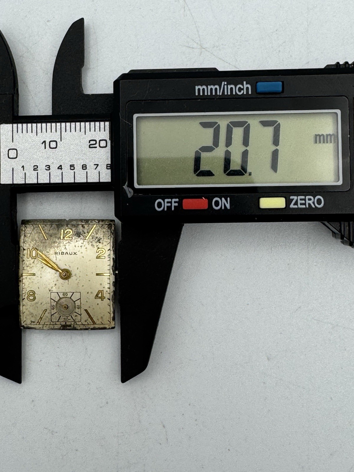 Vintage Longines Cal 370 Wristwatch Movement For Parts Or Repair